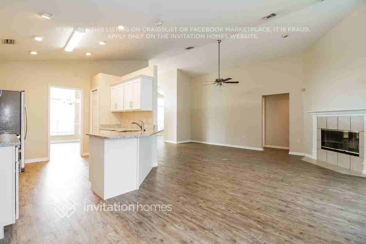 139 Varsity Cir - Photo 5 of 21