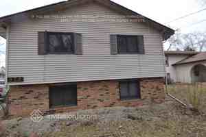 featured image of 979 44 1/2 Ave Ne