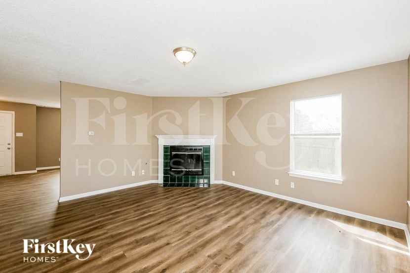 10830 Clear Spring Dr - Photo 6 of 19