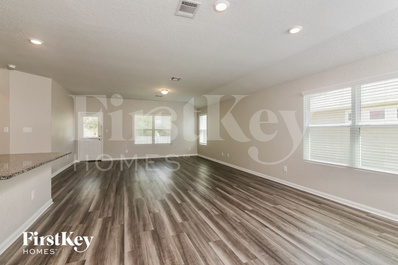 14935 Cheshire Way - Photo 2 of 15