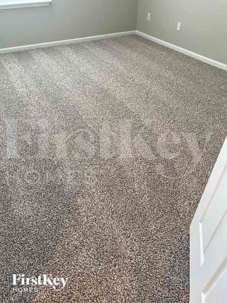 13668 Chipperfield Ln - Photo 5 of 10