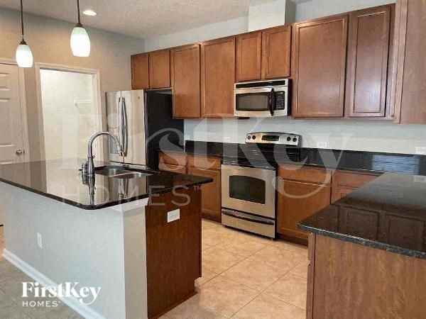 13668 Chipperfield Ln - Photo 7 of 10