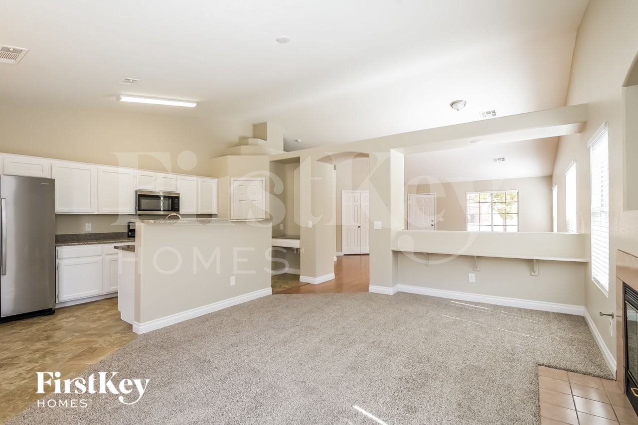 811 Mesa Pine Ct - Photo 6 of 14