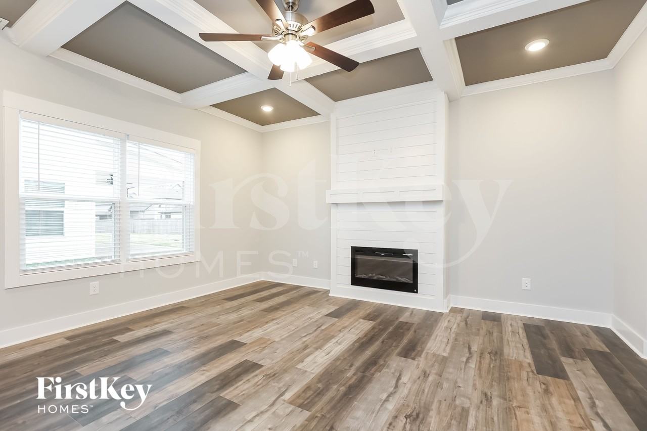 1413 Kingbird Dr - Photo 4 of 15