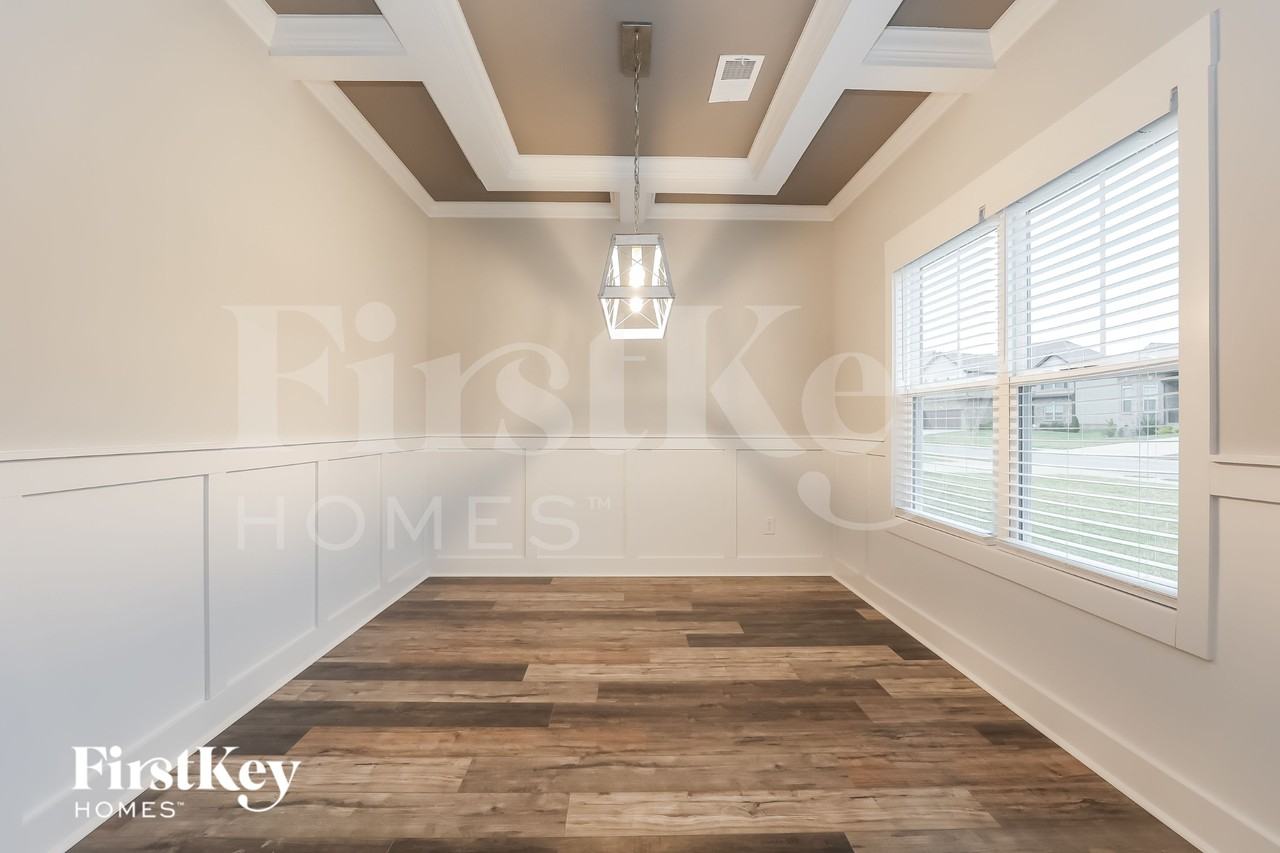 1413 Kingbird Dr - Photo 5 of 15