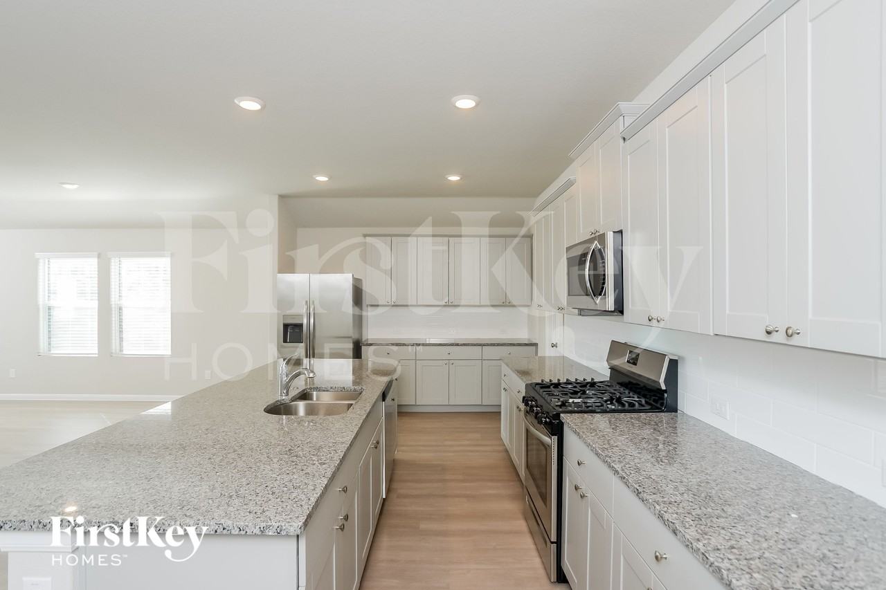 9158 Landa Fls - Photo 5 of 15