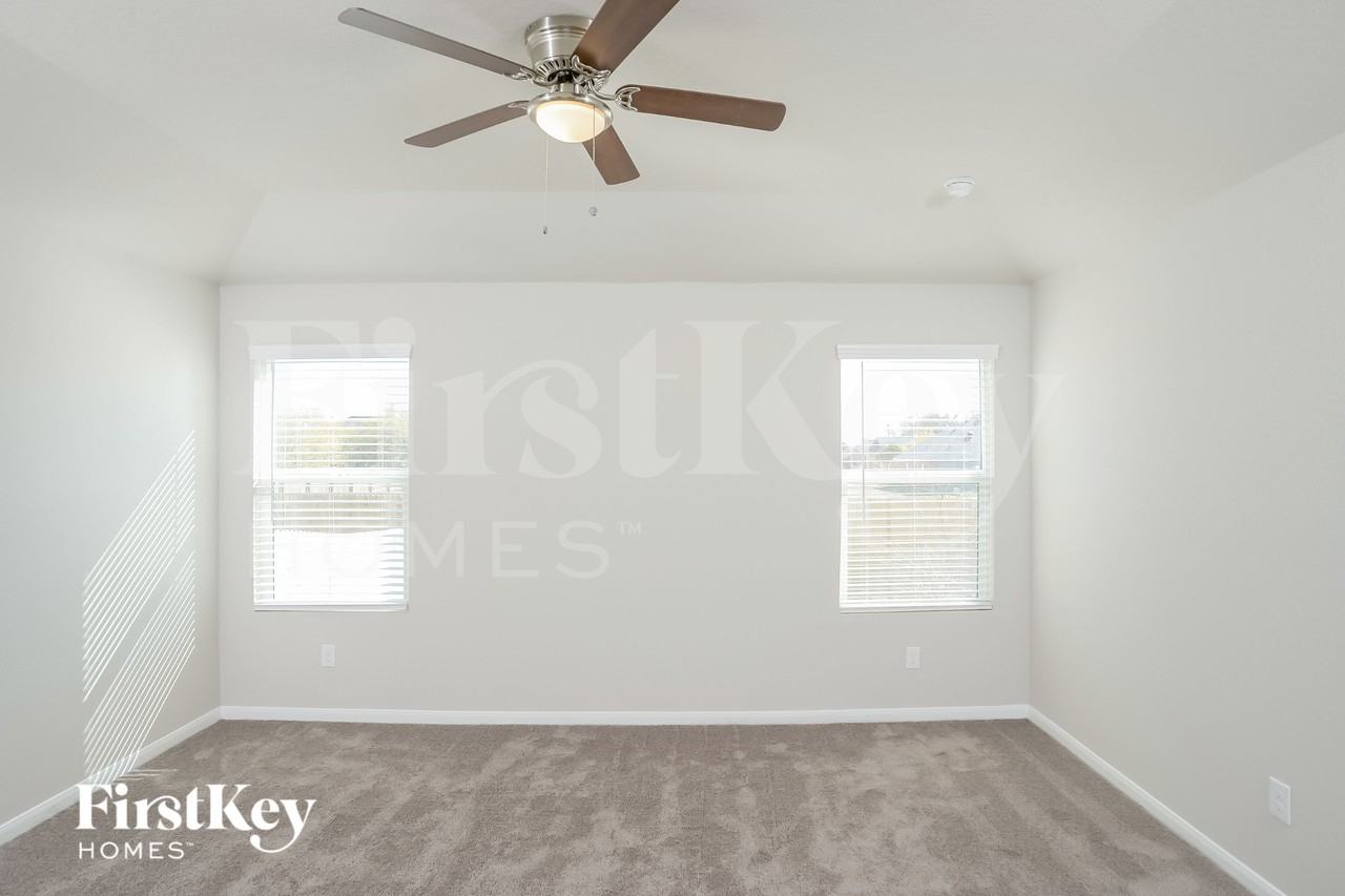 9158 Landa Fls - Photo 6 of 15