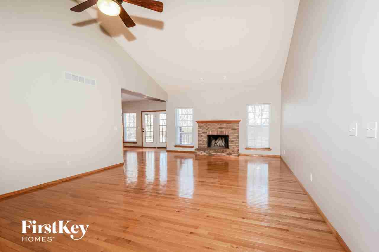 12 Fox Bluff Ct - Photo 4 of 15