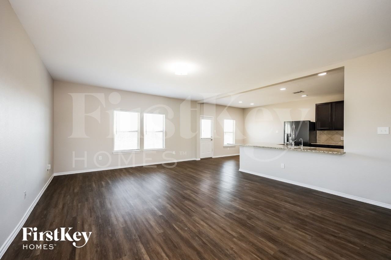 7426 Coral Bells Ct - Photo 3 of 15