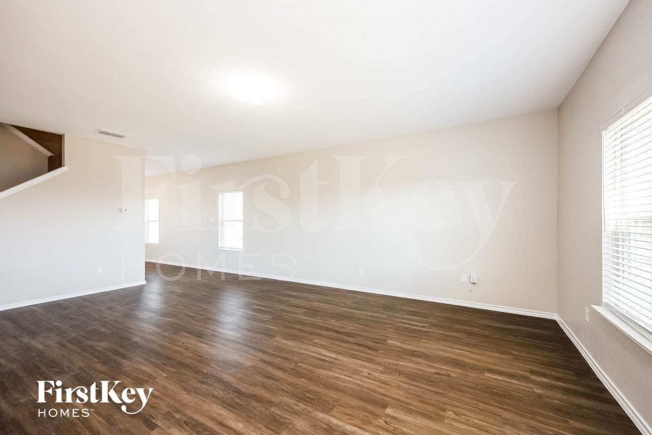 7426 Coral Bells Ct - Photo 4 of 15