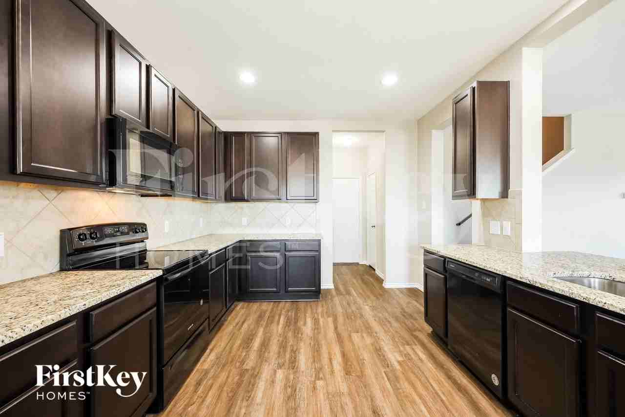 7426 Coral Bells Ct - Photo 6 of 15