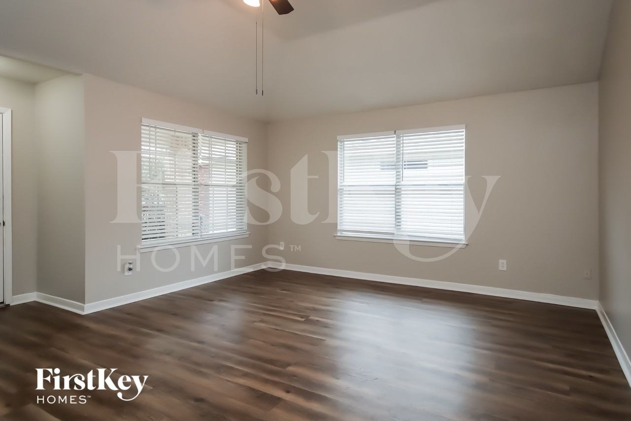 1419 Pennyroyal Ct - Photo 2 of 15