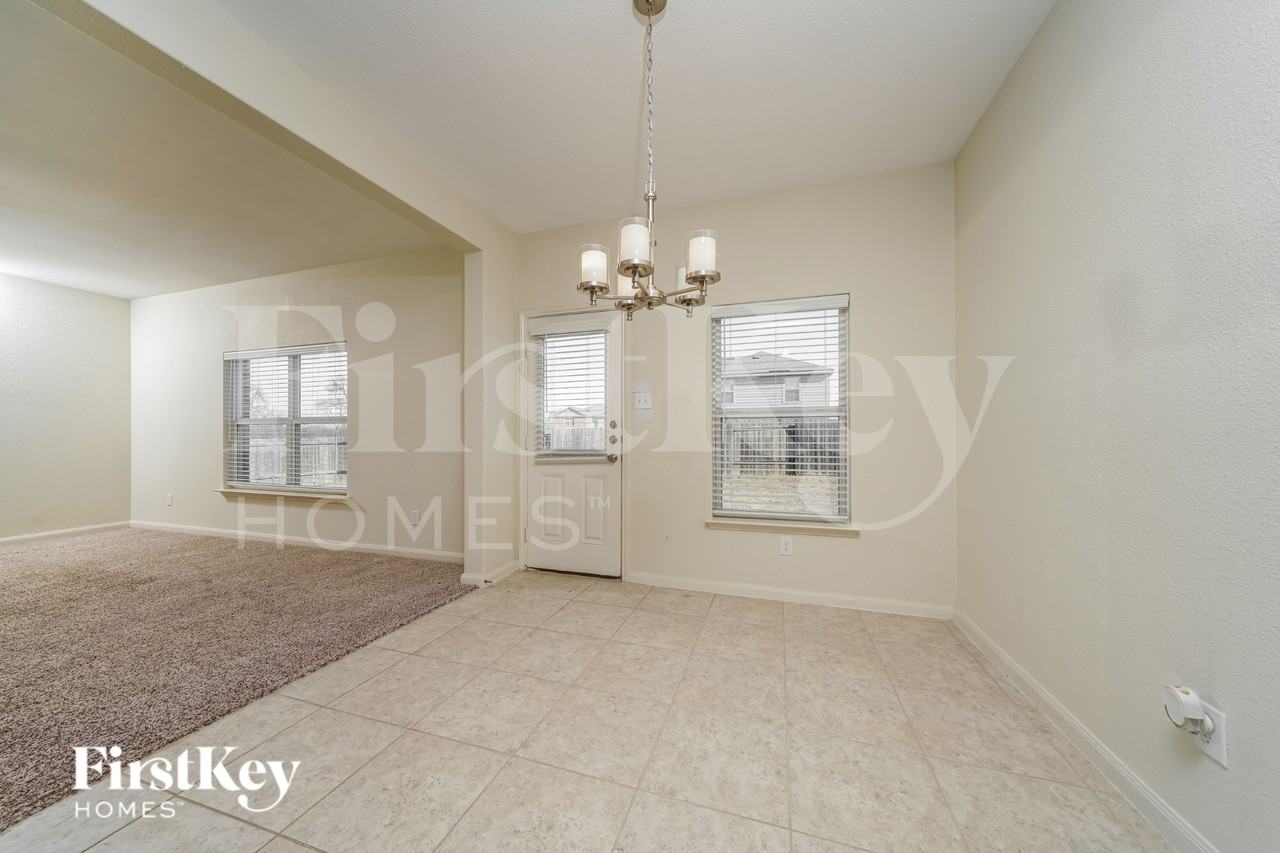 2207 Old Harbor Way - Photo 4 of 15