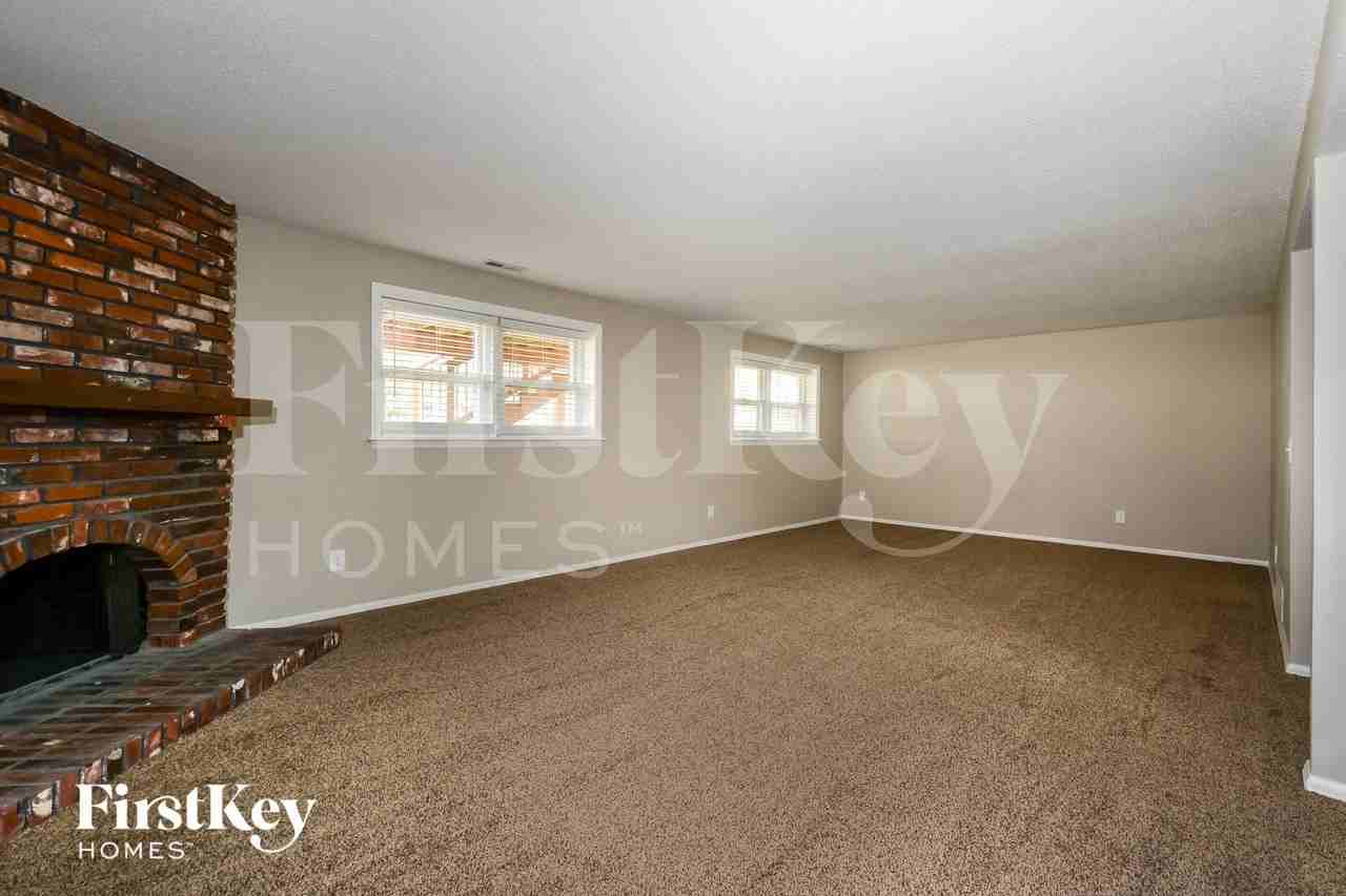 1226 Treetop Village Dr - Photo 2 of 15