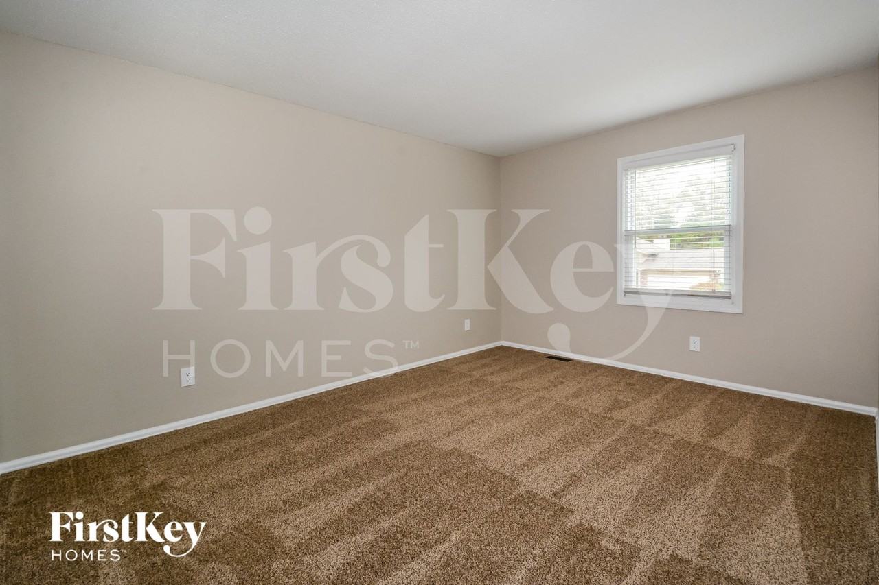 1226 Treetop Village Dr - Photo 7 of 15