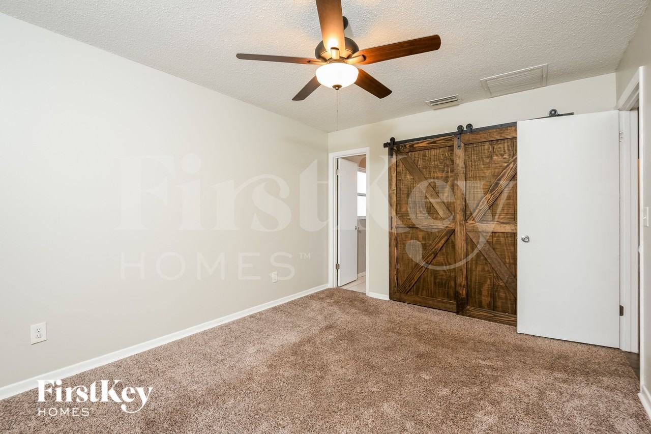 585 Walden Ct - Photo 7 of 16