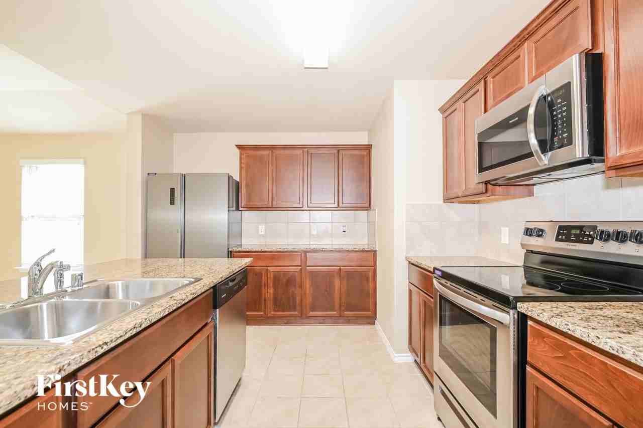 961 Corbitt Ln - Photo 6 of 15