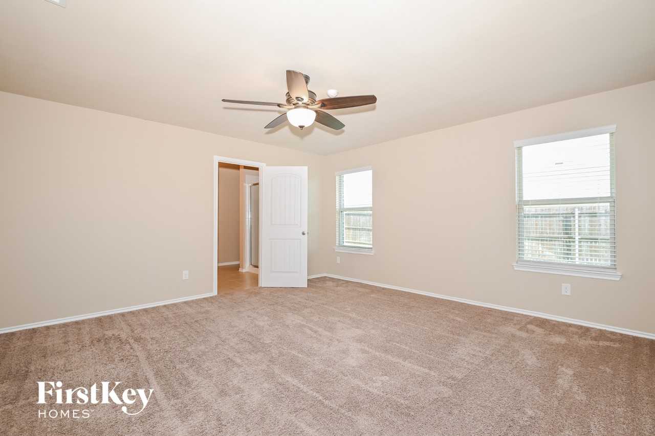 961 Corbitt Ln - Photo 7 of 15