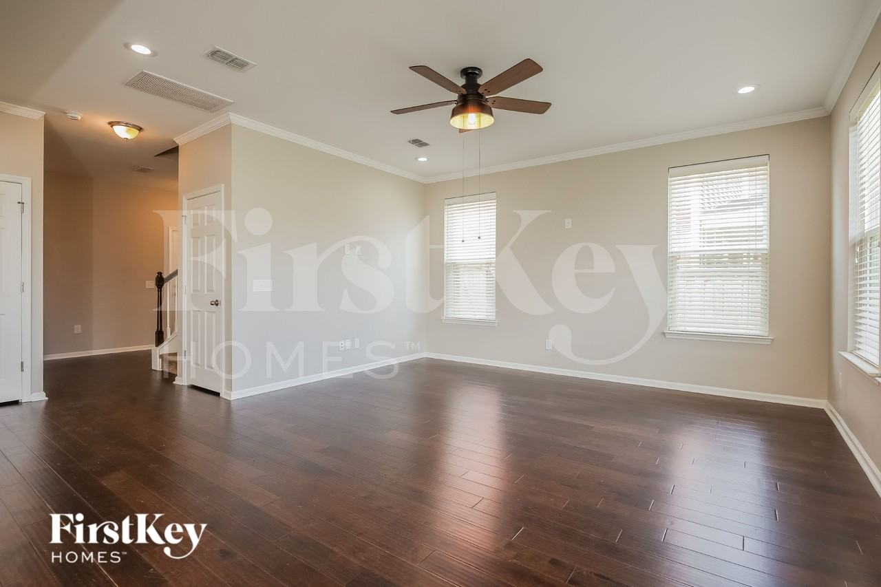 437 Northern Red Oak Dr - Photo 3 of 15