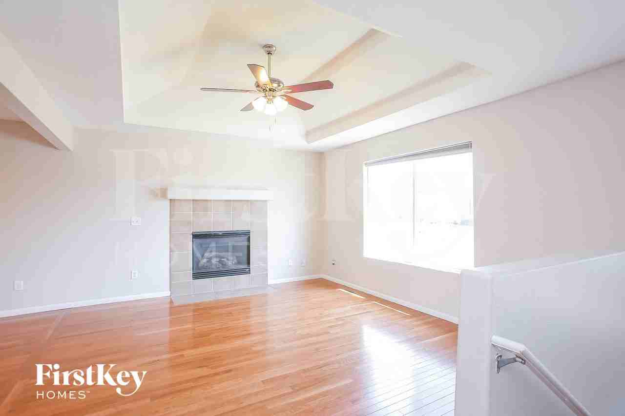 11512 N Windsor Ave - Photo 3 of 30