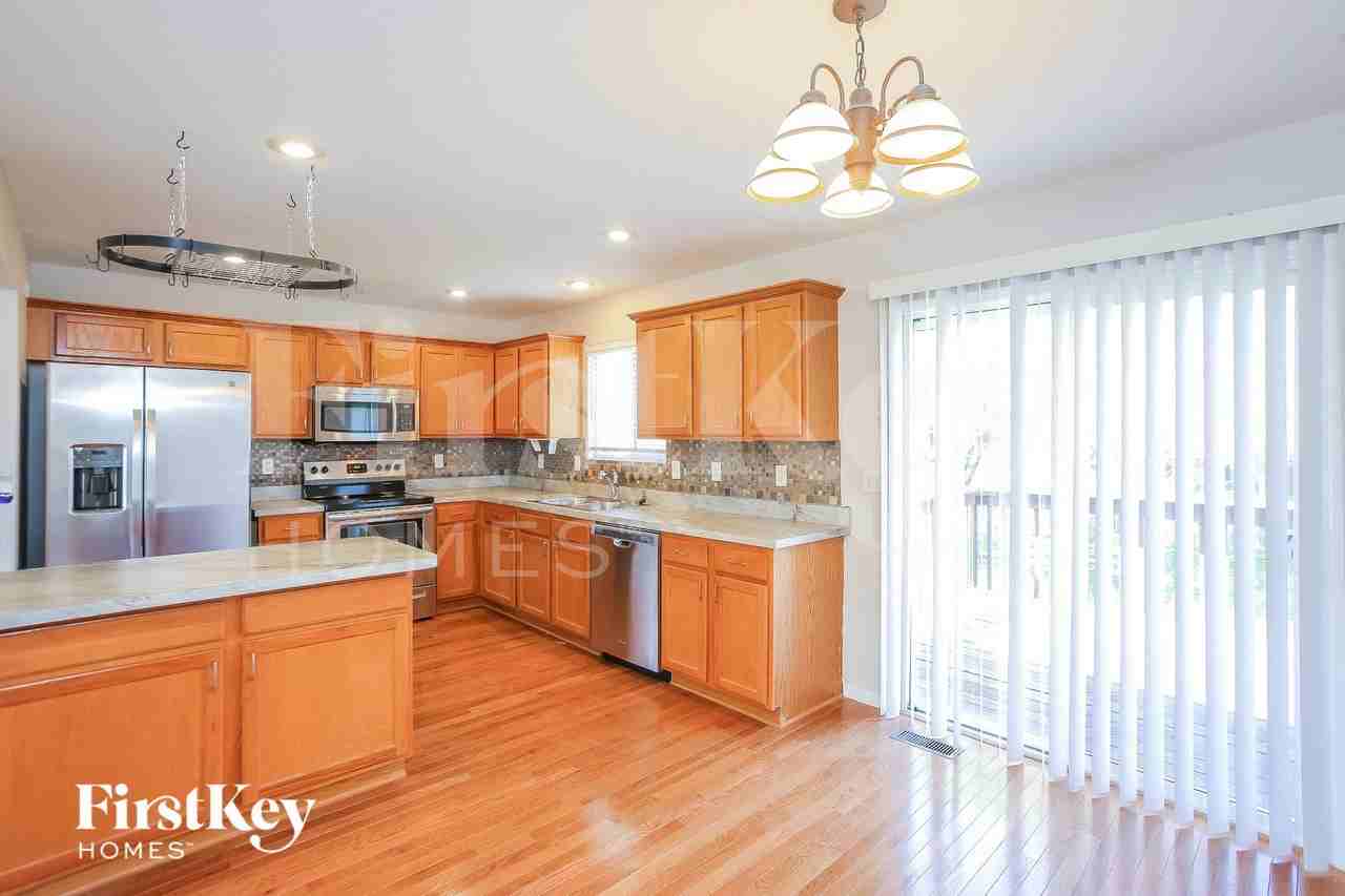 11512 N Windsor Ave - Photo 6 of 30