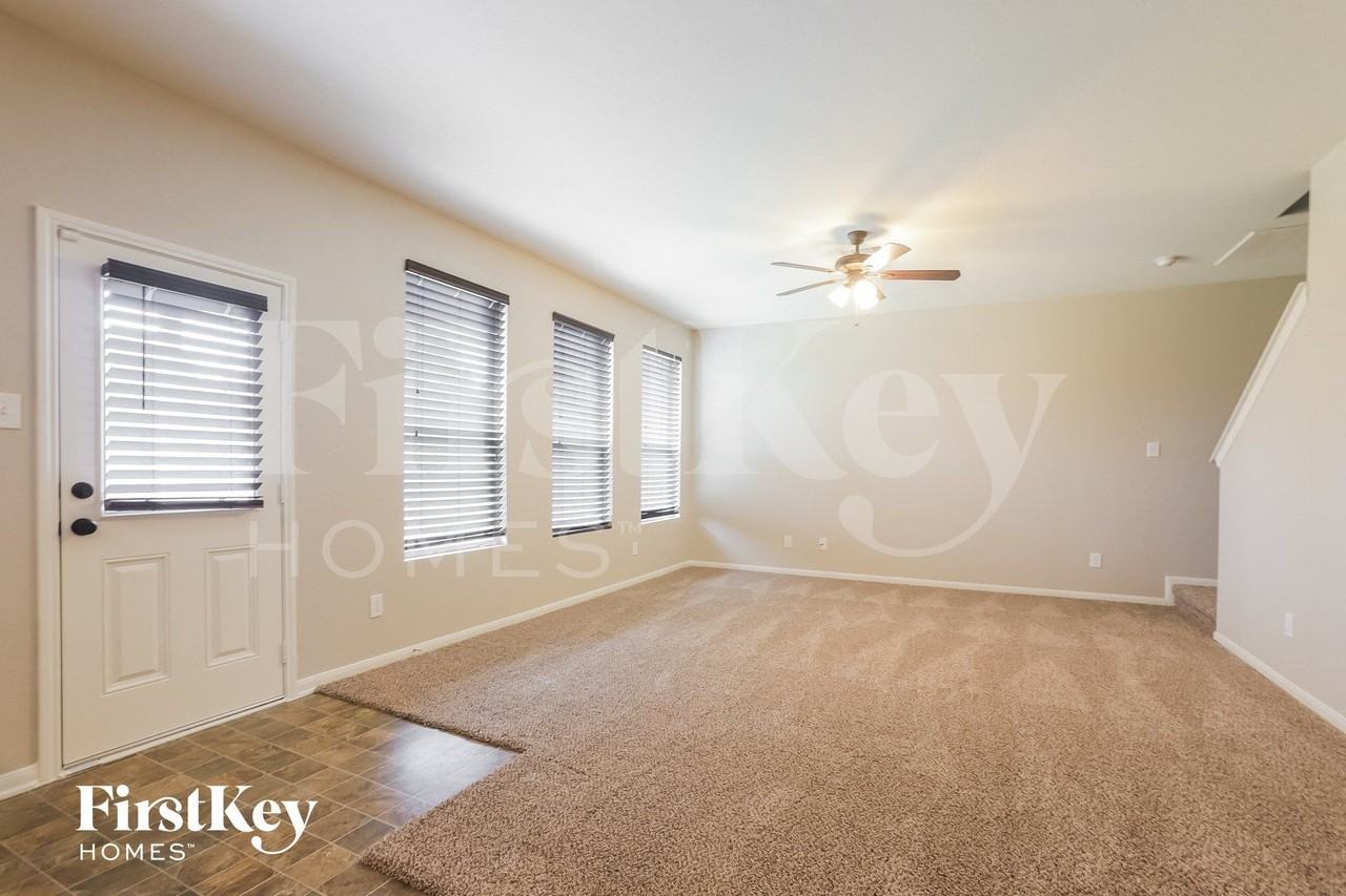 2718 Briar Breeze Dr - Photo 3 of 15