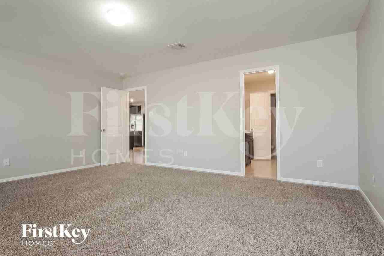 29018 Innes Park Pl - Photo 7 of 15