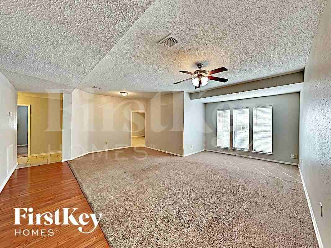 9311 Wallingham Dr - Photo 2 of 16