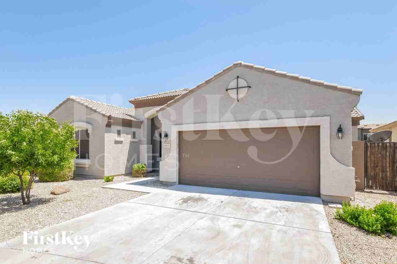 8939 W Saint John Rd - Photo 2 of 15