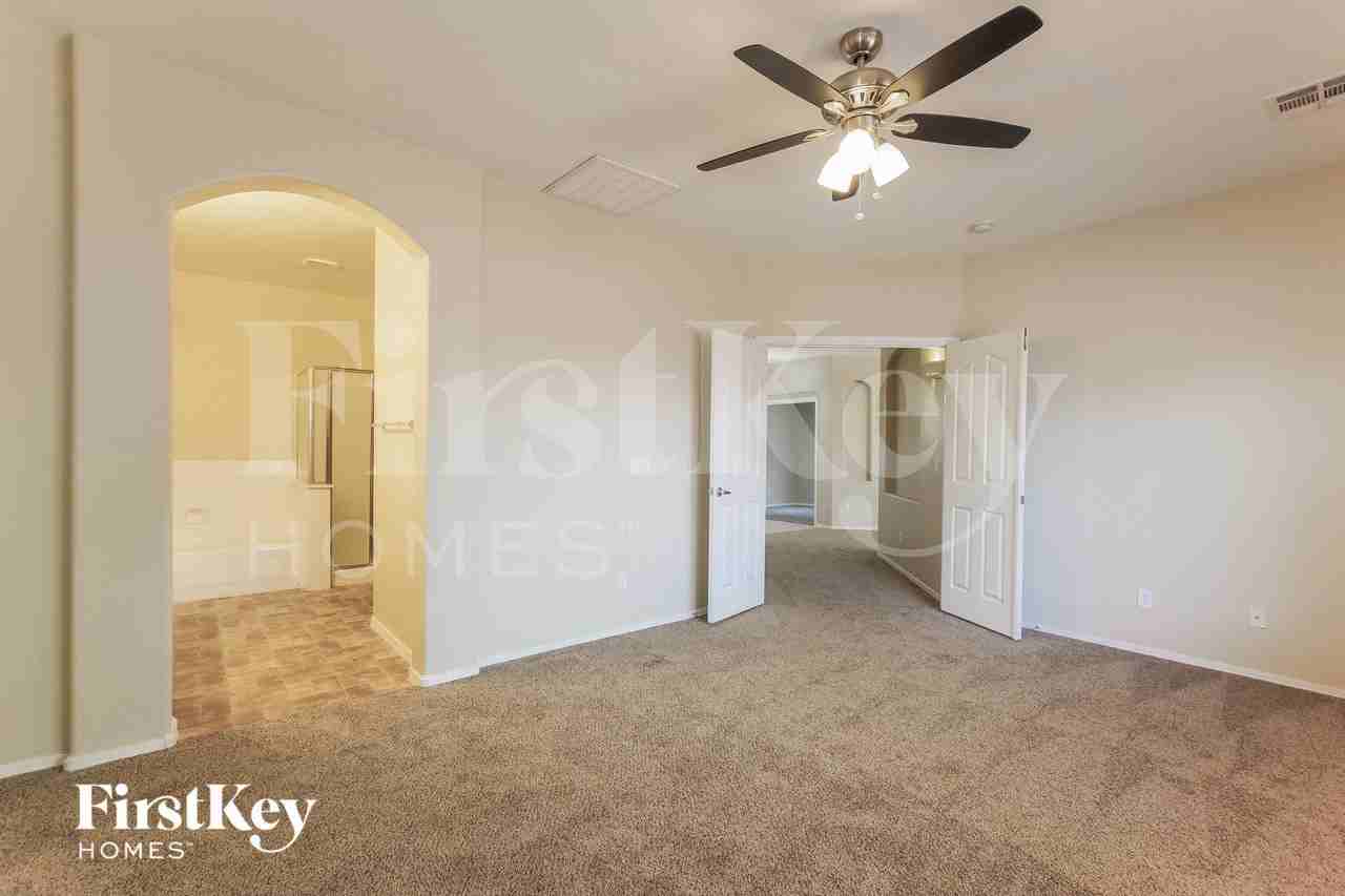 8939 W Saint John Rd - Photo 6 of 15