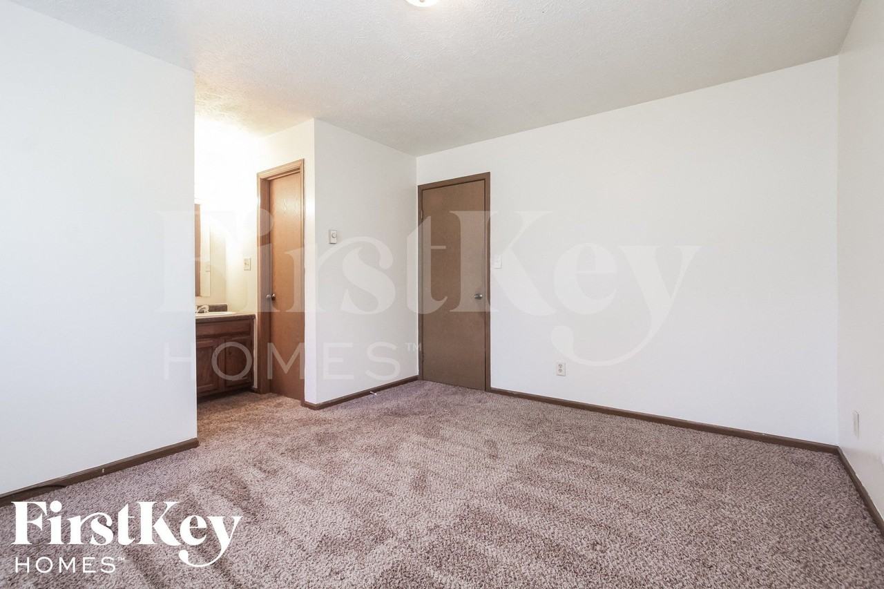 8611 Gandy Ct - Photo 7 of 15