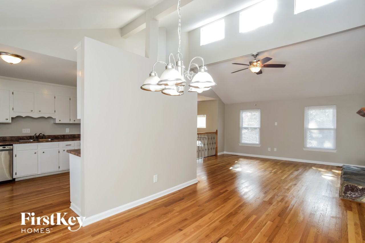 8500 Park Vista Cir - Photo 5 of 15