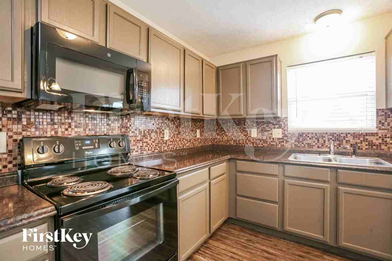 6046 Lake Freeman Dr - Photo 6 of 15