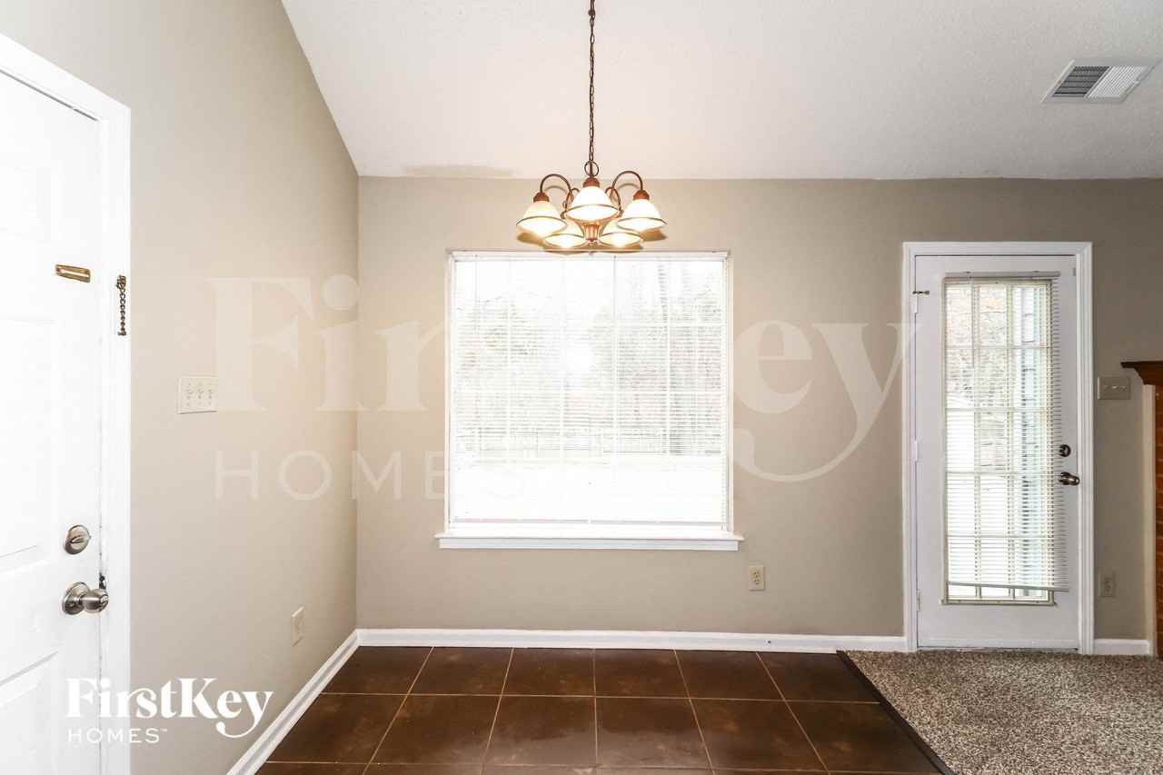 5672 Riverhead Ave - Photo 6 of 15