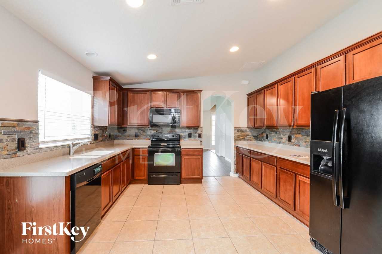 5525 106th Ave E - Photo 5 of 15