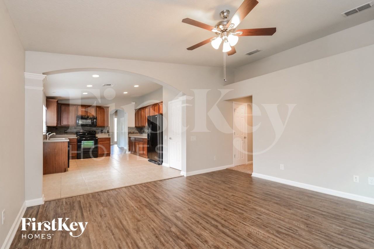 5525 106th Ave E - Photo 7 of 15