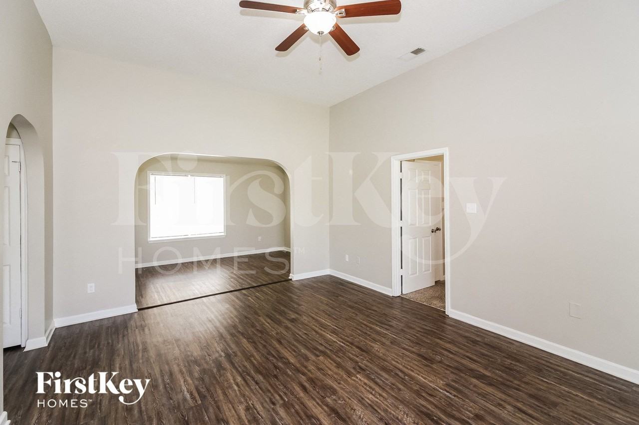 4596 Fontaine Pl - Photo 3 of 15