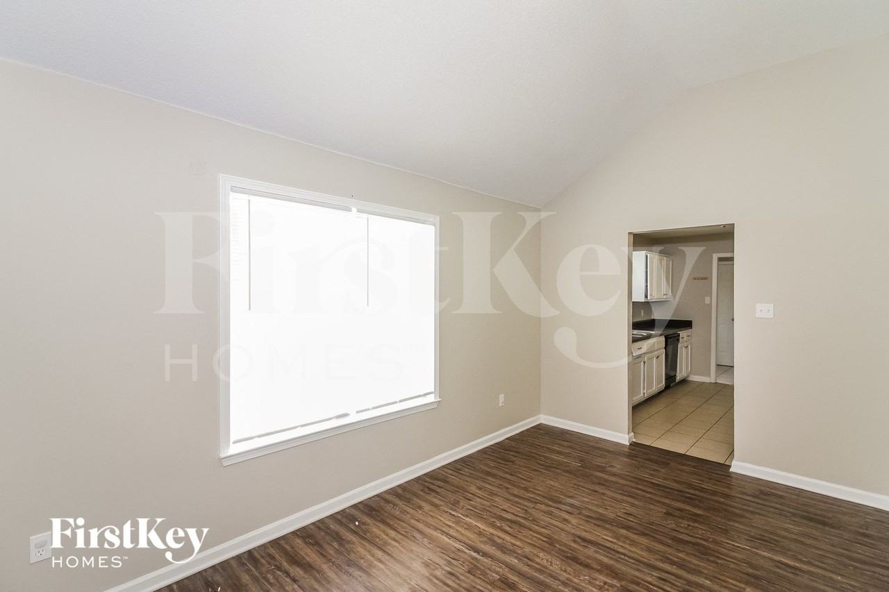 4596 Fontaine Pl - Photo 5 of 15