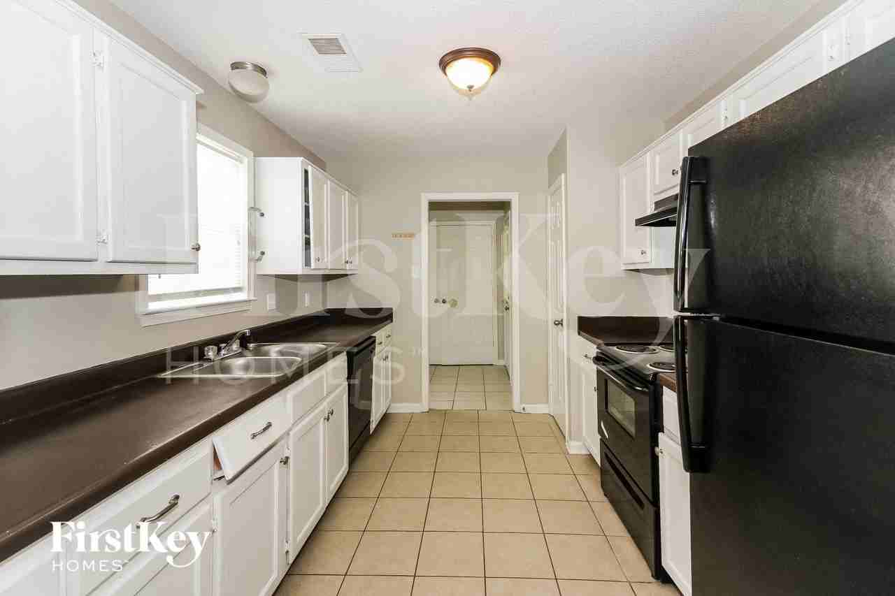 4596 Fontaine Pl - Photo 6 of 15