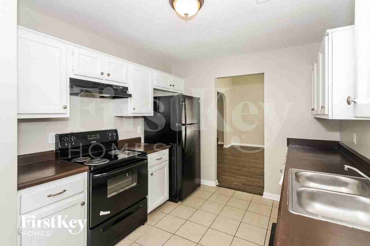 4596 Fontaine Pl - Photo 7 of 15