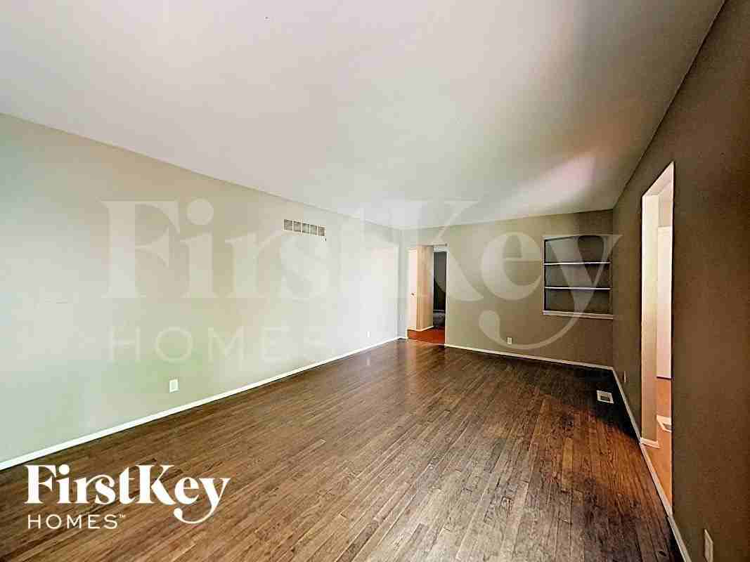 3558 Whispering Woods Dr - Photo 2 of 17