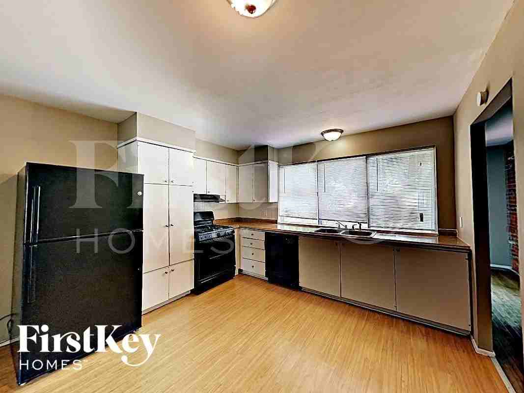 3558 Whispering Woods Dr - Photo 4 of 17