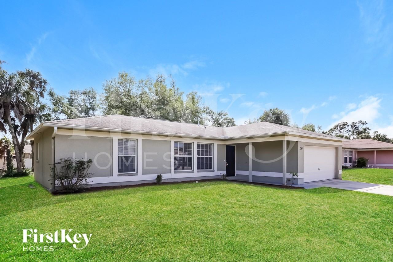 2565 Vogler Ln - Photo 2 of 20