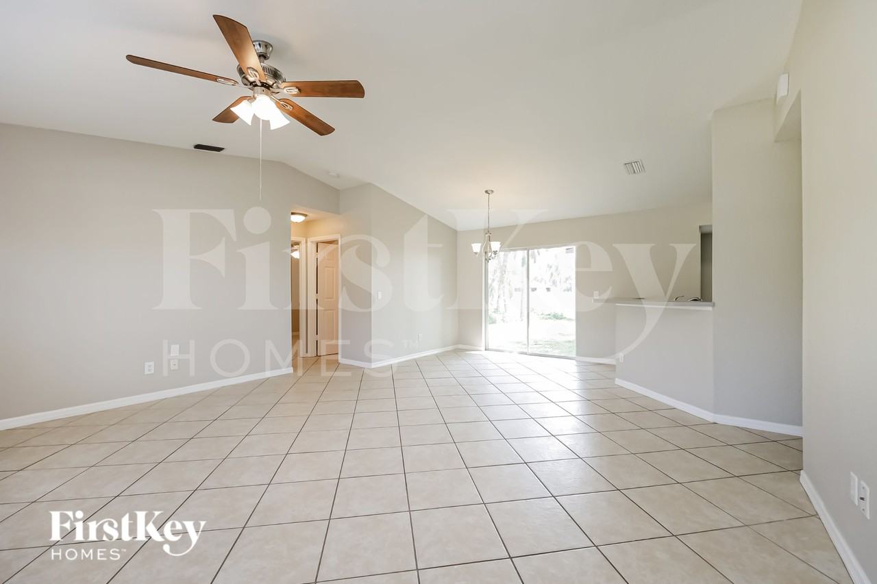 2565 Vogler Ln - Photo 3 of 20