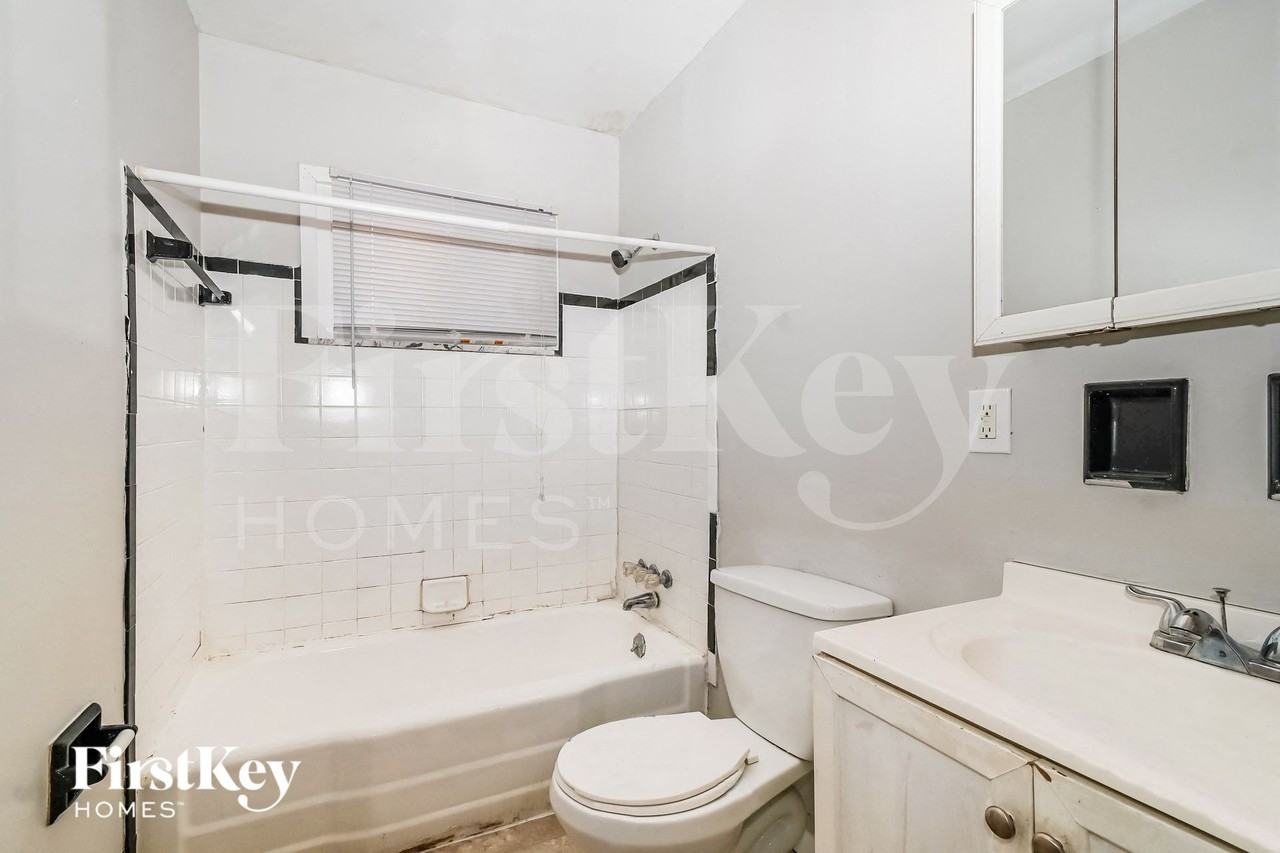 2531 Boulevard Pl - Photo 7 of 12