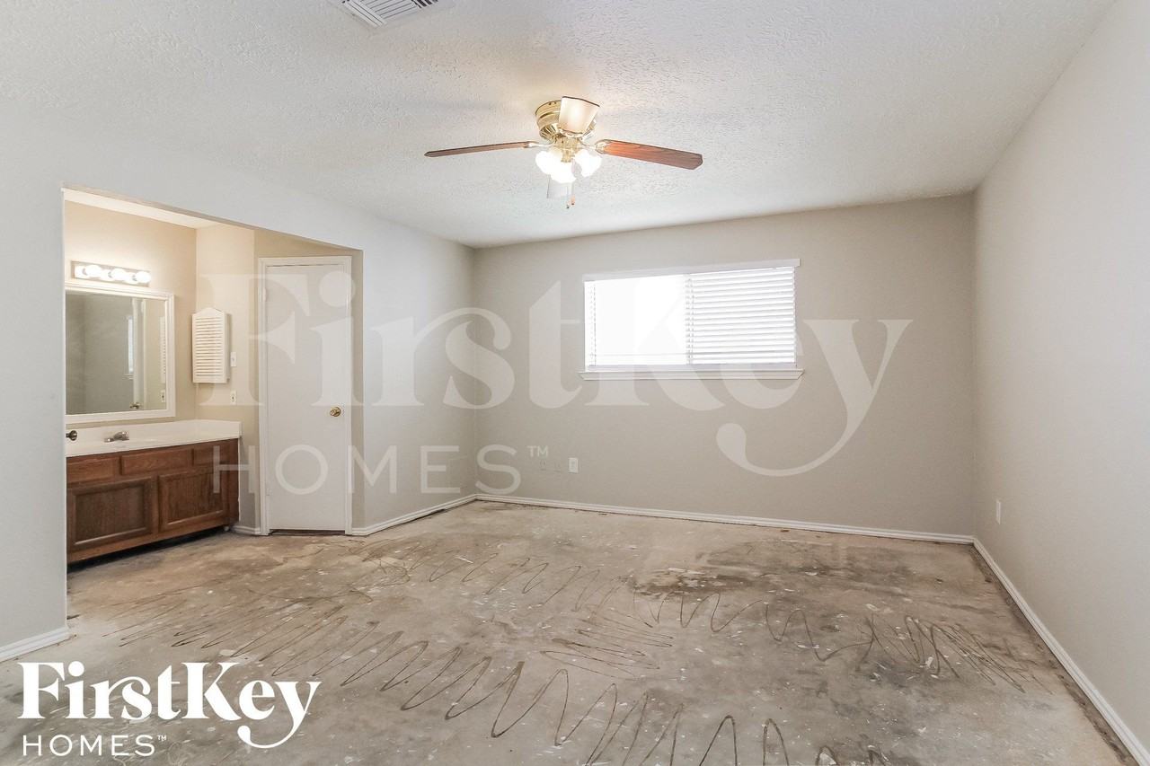 24119 Lone Elm Dr - Photo 7 of 15