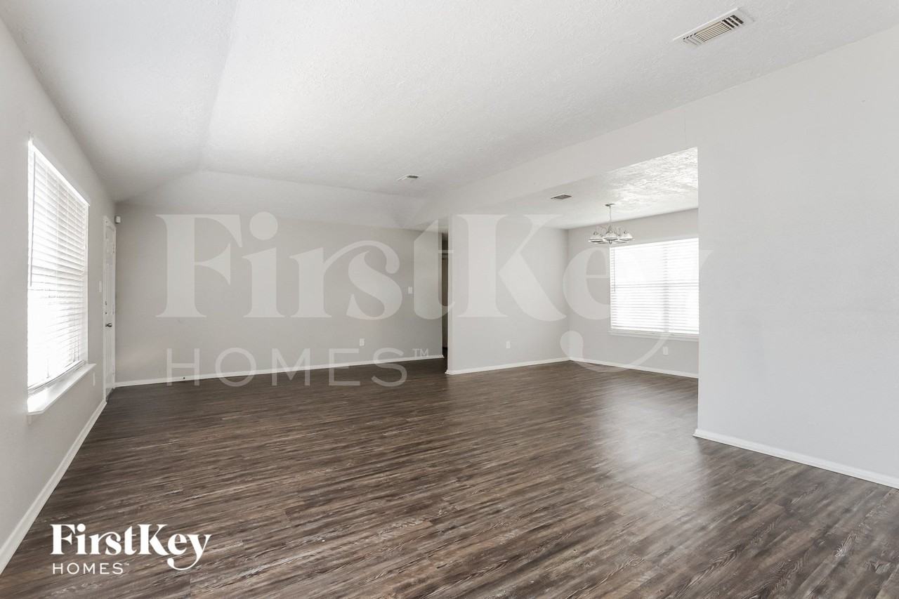 22403 Ivygate Dr - Photo 4 of 15