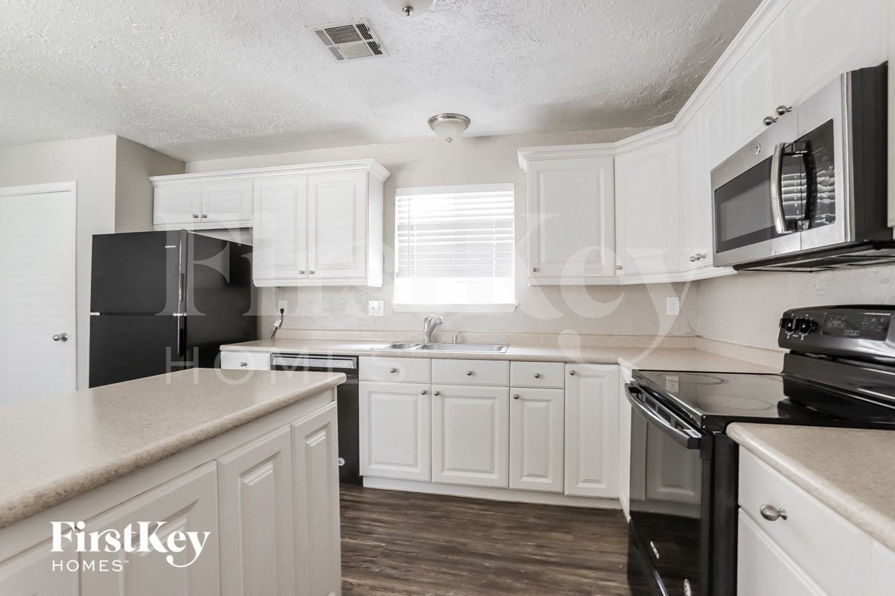 22403 Ivygate Dr - Photo 5 of 15