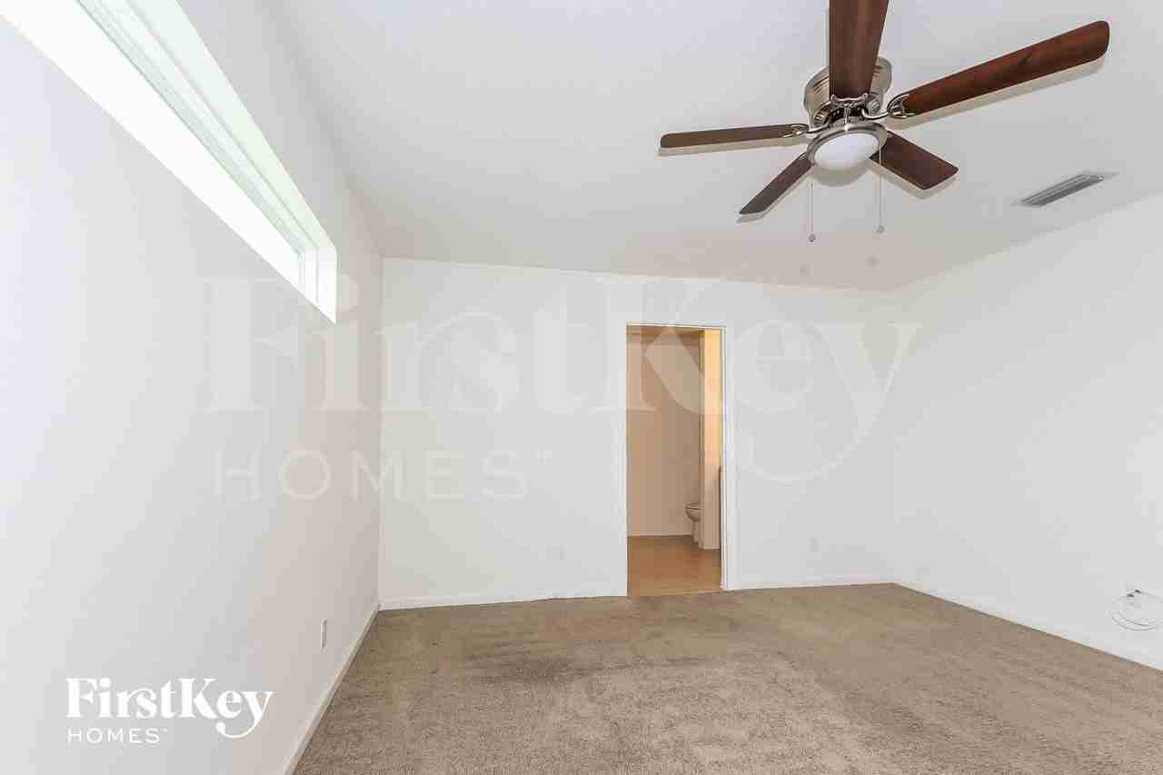 1682 Sw Crawford Ave - Photo 6 of 15