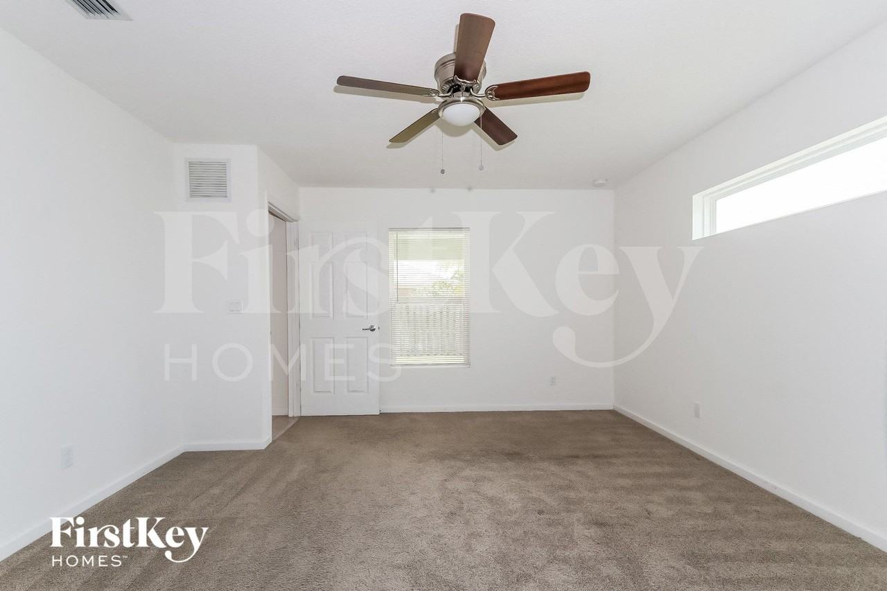 1682 Sw Crawford Ave - Photo 7 of 15